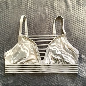 VS PINK Ultimate Lightly Lined Gray Swirl Strappy Bra Medium
